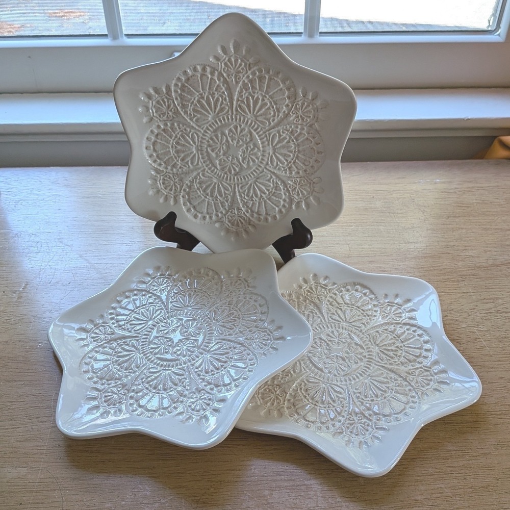 Pioneer Woman White Embossed Lace Mandala Star Appetizer Plates Set of 3
